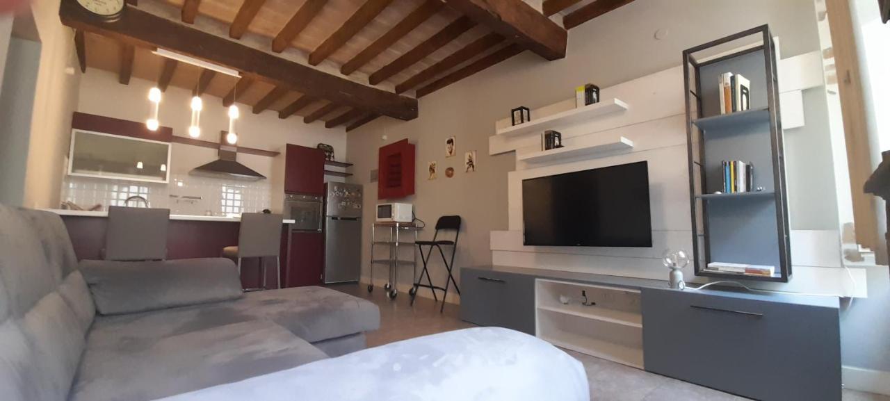Apartment Claude Cozy Corner-apartment Parma